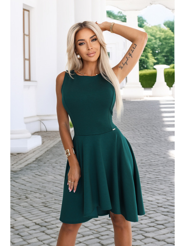 numoco Разкроени рокли с ефектен удължен гръб - бутилково зелени
