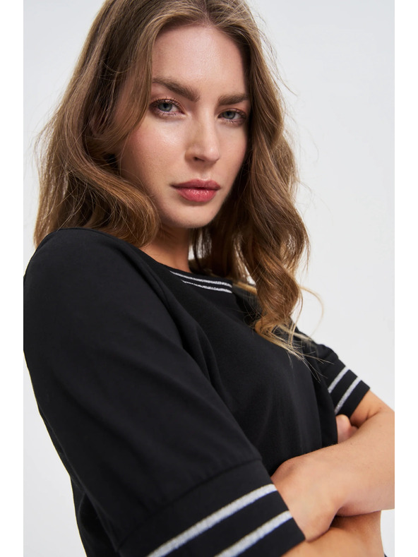 Moodo Черен топ с контрастен кант Moodo