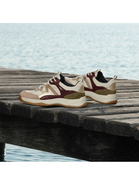 Geox Кремави дамски маратонки Geox Berinike B ABX