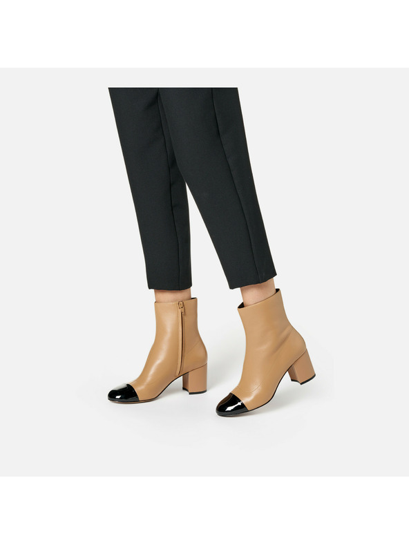 Geox Бежови дамски боти Geox Virnilisa 65