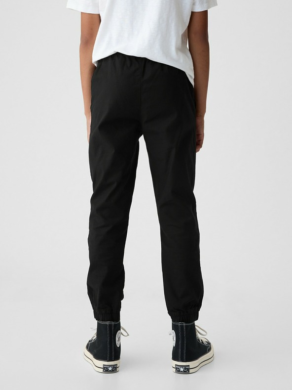 GAP Детски панталони joggers GAP