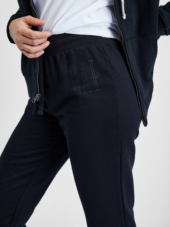 GAP Спортни панталони straight с лого GAP