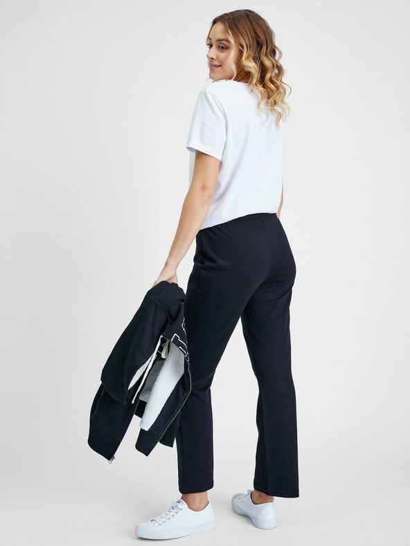GAP Спортни панталони straight с лого GAP