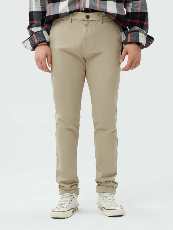 GAP Панталони essential khaki тесен модел GapFlex GAP