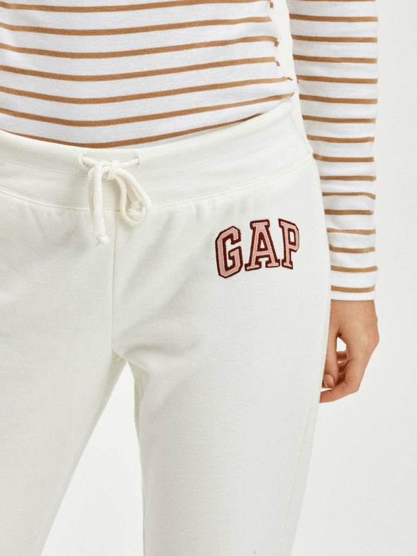 GAP Спортни панталони GAP