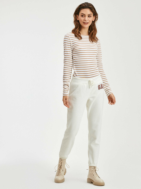 GAP Спортни панталони GAP