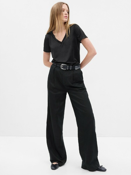 GAP Тениска с V-образно деколте GAP