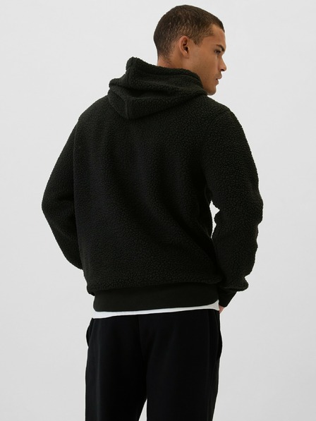 GAP Суитшърт от шерпа с логото на GAP