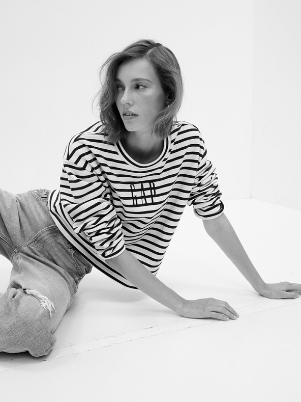 GAP Кроп суитшърт с лого GAP