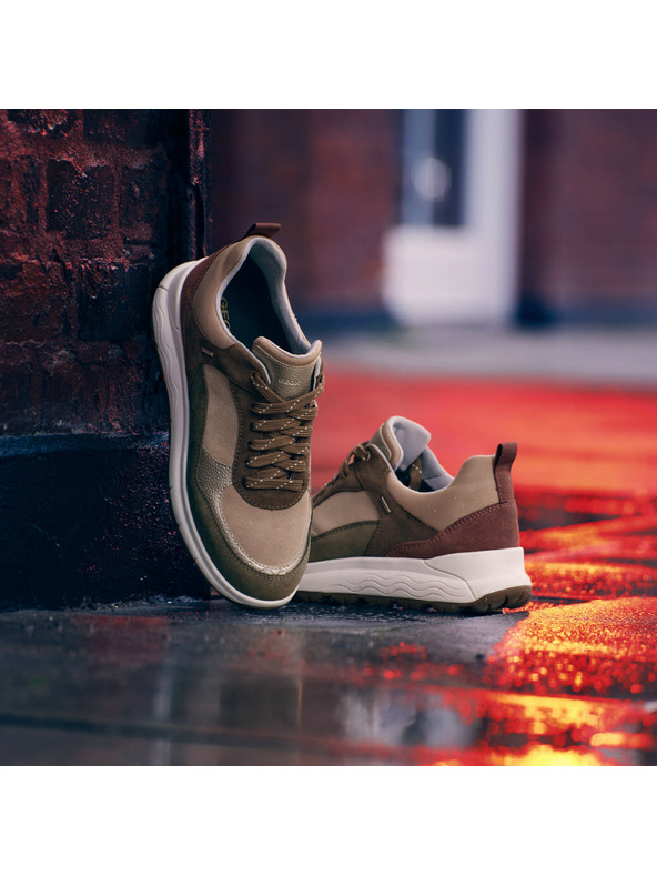 Geox Бежови дамски маратонки Geox Spherica 4x4 B ABX