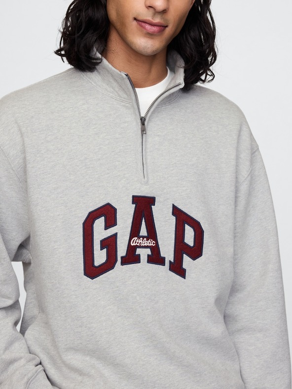 GAP Овърсайз суитчър с логото на GAP
