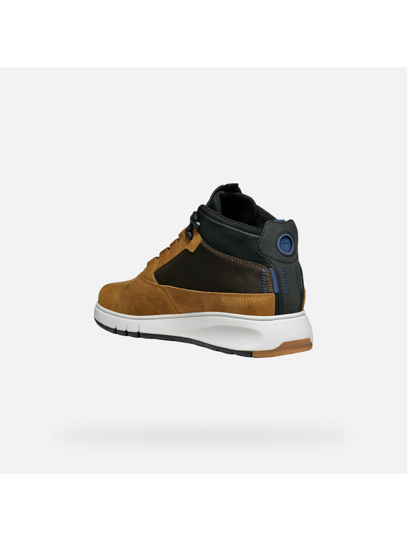 Geox Светлокафяви мъжки маратонки Geox Aerantis 4x4 B ABX