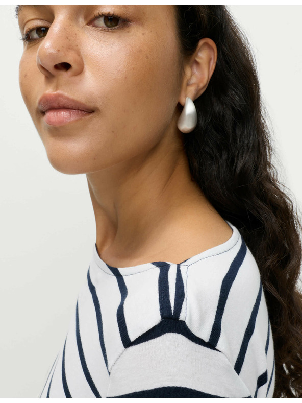 Marks & Spencer Черно-бяла дамска тениска на райета Marks & Spencer