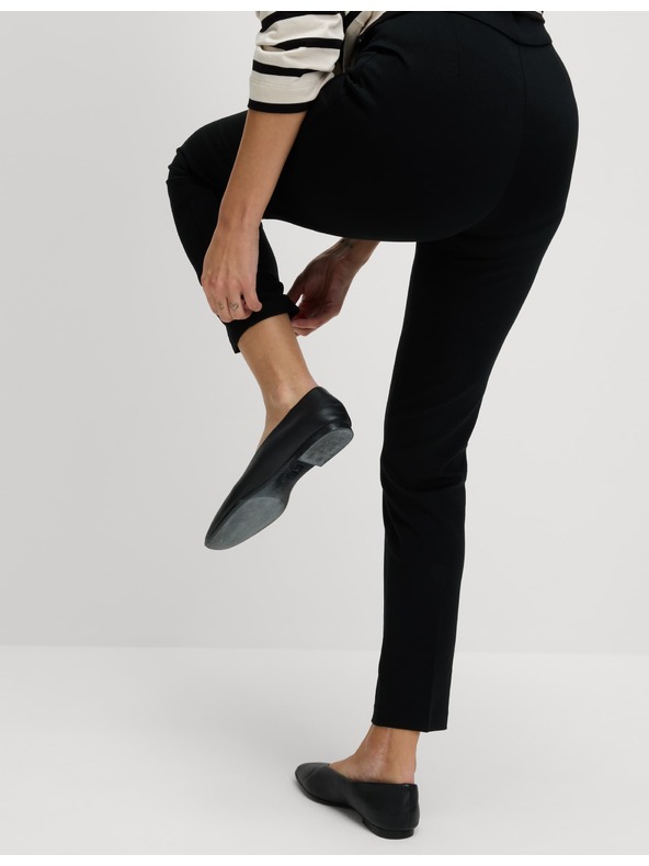 Marks & Spencer Черни дамски панталони с дължина до глезена от трикотажен плат на Marks & Spencer