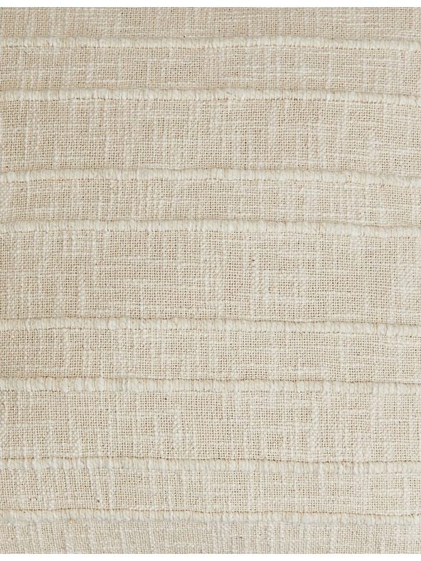 Marks & Spencer Възглавница на райета с пискюли с високо съдържание на памук Marks & Spencer кремава