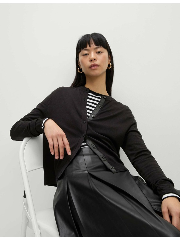 Marks & Spencer Marks & Spencer жилетка с кръгло деколте и копчета отпред черна