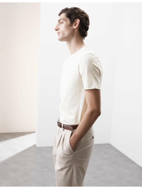 Marks & Spencer Тениска от премиум памук, тесен модел Marks & Spencer в цвят крем