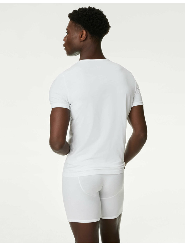 Marks & Spencer Комплект от три мъжки основни тениски в бяло с технология Marks & Spencer Cool & Fresh™