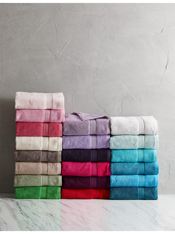 Marks & Spencer Извънредно нежна антибактериална хавлия от чист памук Marks & Spencer лилава