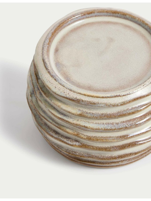 Marks & Spencer Ребрест керамичен свещник Marks & Spencer сметанова