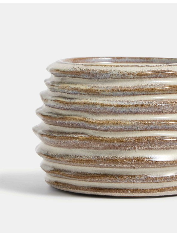 Marks & Spencer Ребрест керамичен свещник Marks & Spencer сметанова