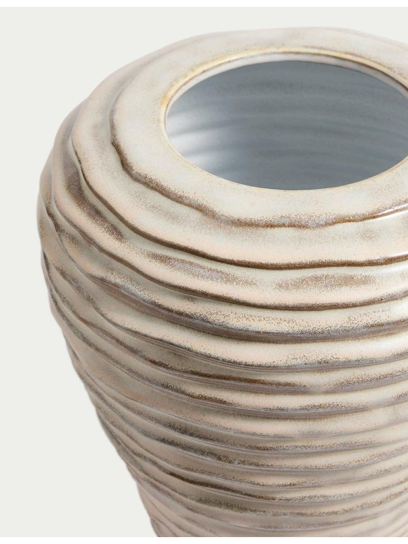Marks & Spencer Средно голяма керамична ваза с линейно ребрене Marks & Spencer сметанова