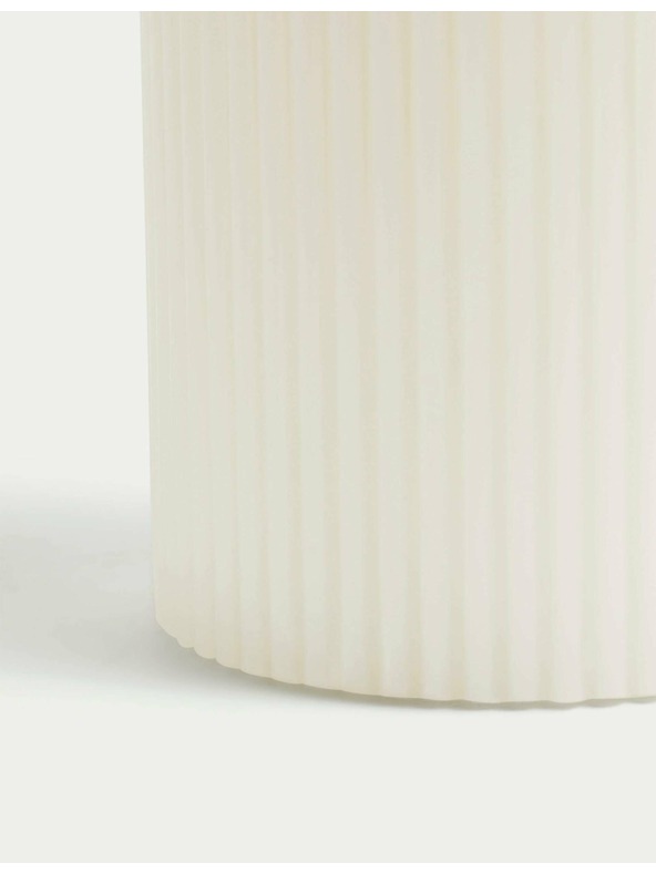 Marks & Spencer Релефна стълбова свещ Marks & Spencer бяла