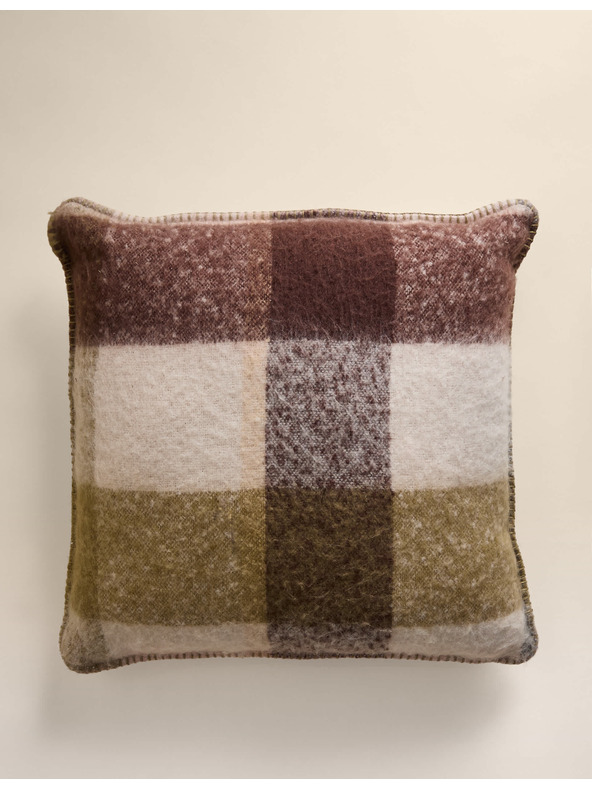 Marks & Spencer Карирана възглавница от изкуствен чесан мохер Marks & Spencer зелена