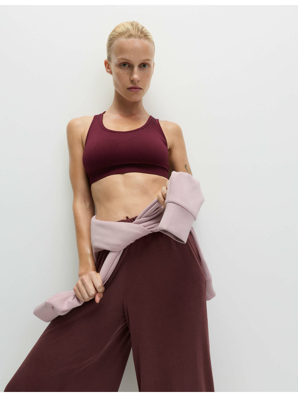 Marks & Spencer Средно подсилен двустранен безшевен спортен сутиен Marks & Spencer червен