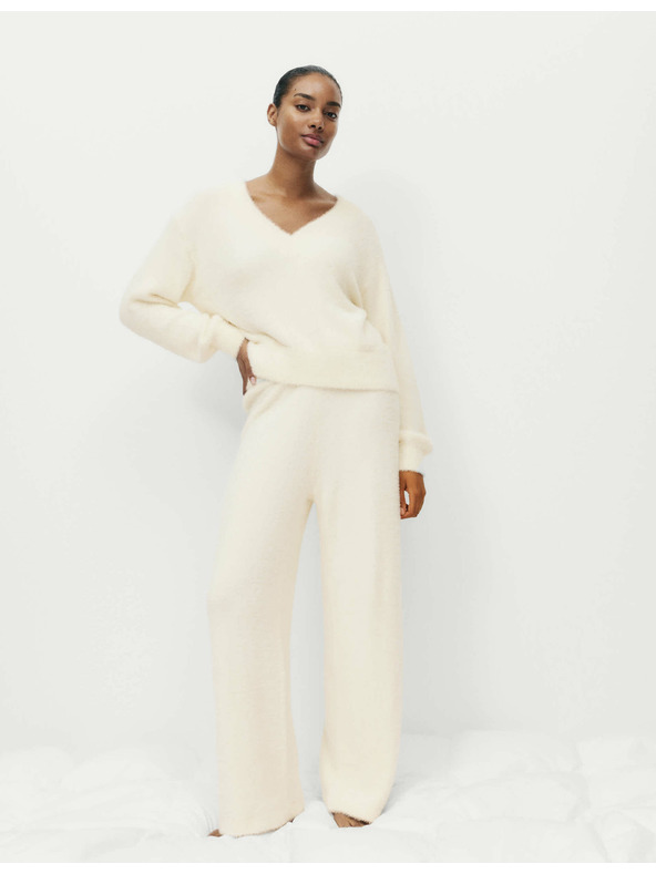 Marks & Spencer Мек плетен пухен топ с V-образно деколте Marks & Spencer cremav