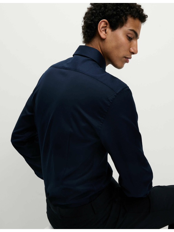 Marks & Spencer Кепрена риза с тесен силует от луксозен памук с двойна маншета Marks & Spencer морскосиня