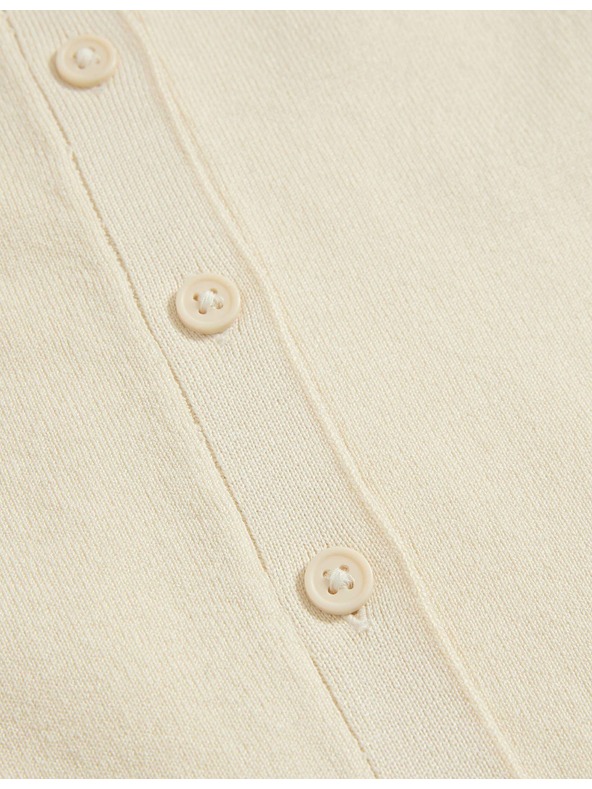 Marks & Spencer Жилетка с кръгло деколте и копчета отпред Marks & Spencer сметанова