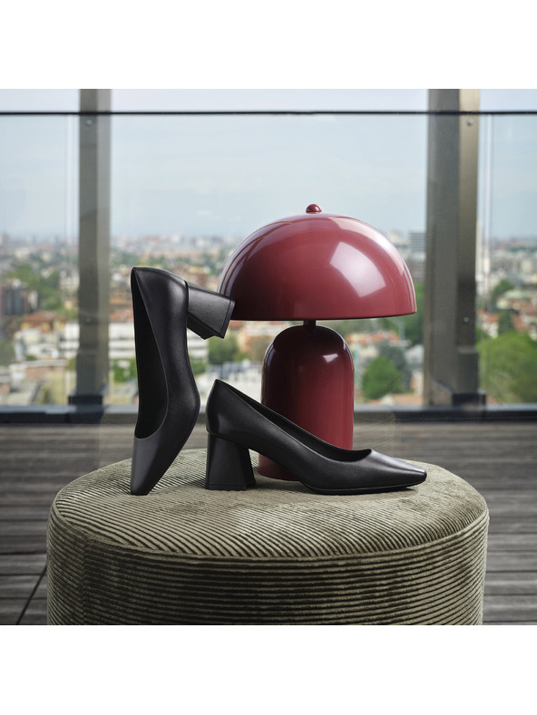 Geox Черни дамски помпи Geox Giselda