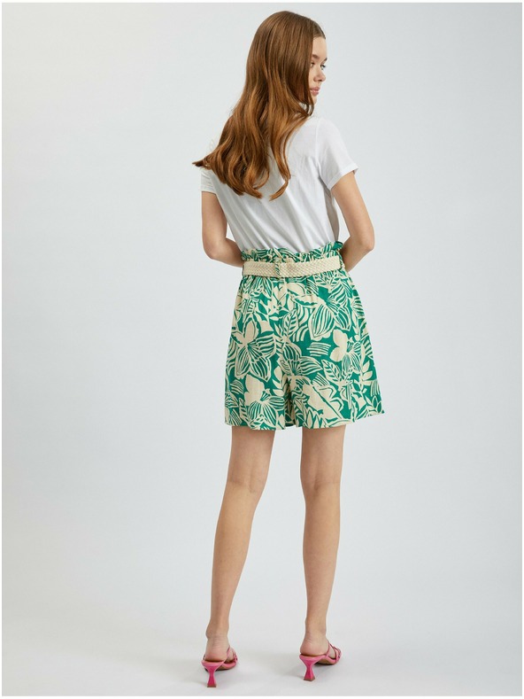 Orsay Кремаво-зелени дамски къси панталони с десен и примес на лен ORSAY