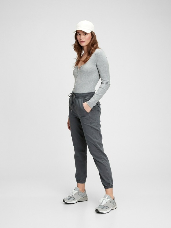 GAP Панталони joggers GAP