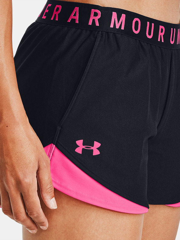 Under Armour Къси панталони Play Up 3.0 на Under Armour за жени