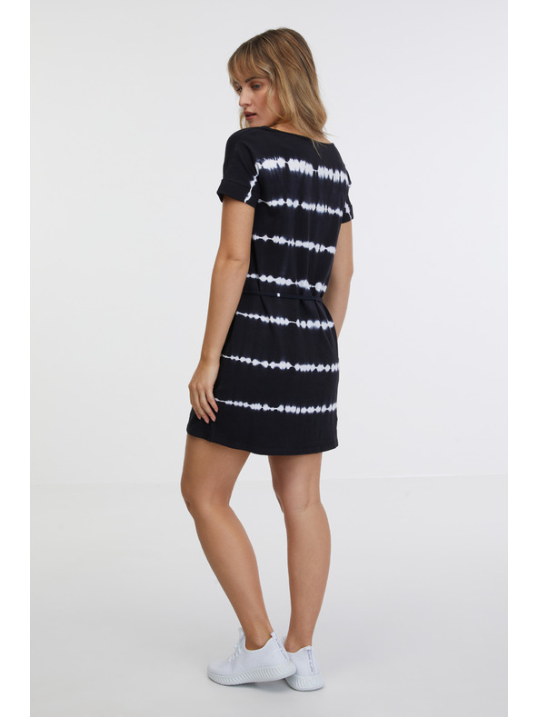 Sam 73 Дамска рокля с бял и черен десен SAM 73 Raquel