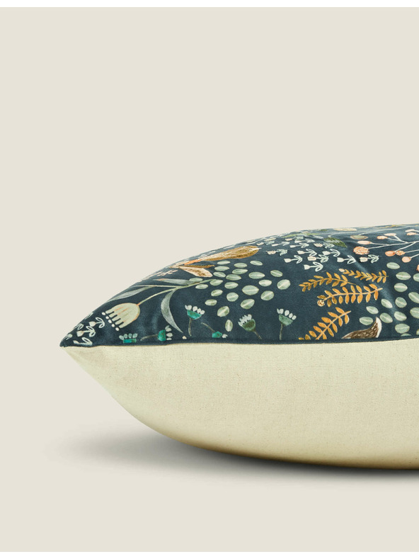 Marks & Spencer Бродирана възглавничка с горска тематика Marks & Spencer морскосиня