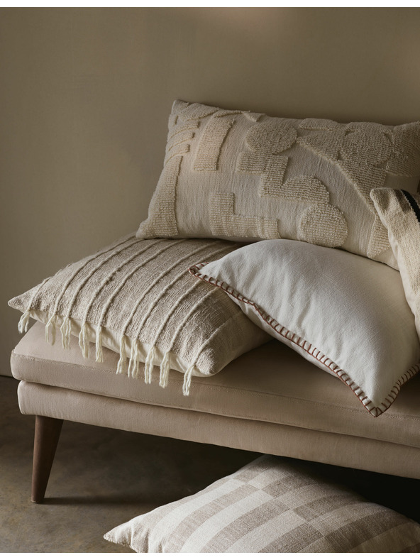 Marks & Spencer Ватирана възглавница от чист памук Marks & Spencer с високо съдържание на памук крем