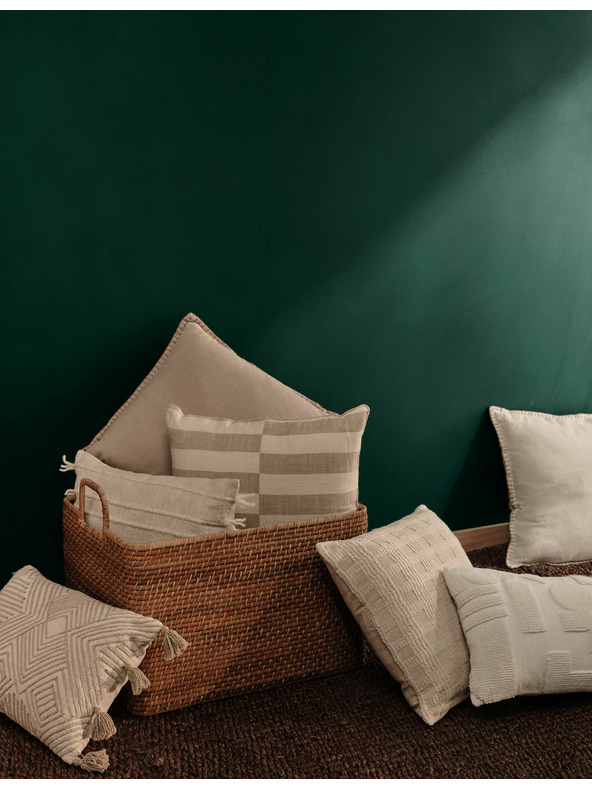 Marks & Spencer Ватирана възглавница от чист памук Marks & Spencer с високо съдържание на памук крем