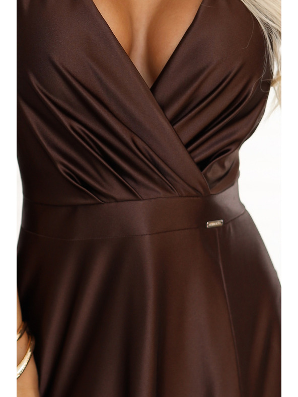 numoco CRYSTAL сатенена дълга рокля с деколте - шоколадово