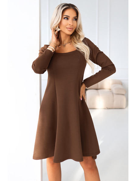 numoco IVANA удобни трапецовидни рокли с деколте и дълъг ръкав - шоколадово кафяво