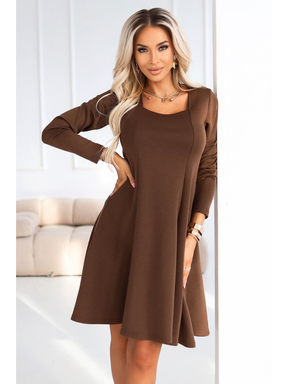 numoco IVANA удобни трапецовидни рокли с деколте и дълъг ръкав - шоколадово кафяво