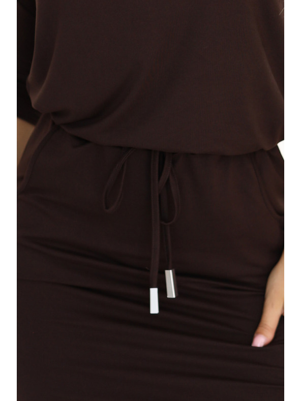 numoco Спортна миди рокля с джобове и връзване в талията - шоколадово кафяво