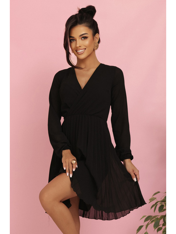 numoco ISABELLE Полска плисирана рокля с дълъг ръкав и деколте - черна