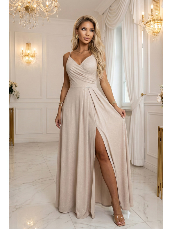 numoco CHIARA Макси рокля с презрамки, с V-образно деколте и цепка на крачола - шампанско бежово с лъскави нишки