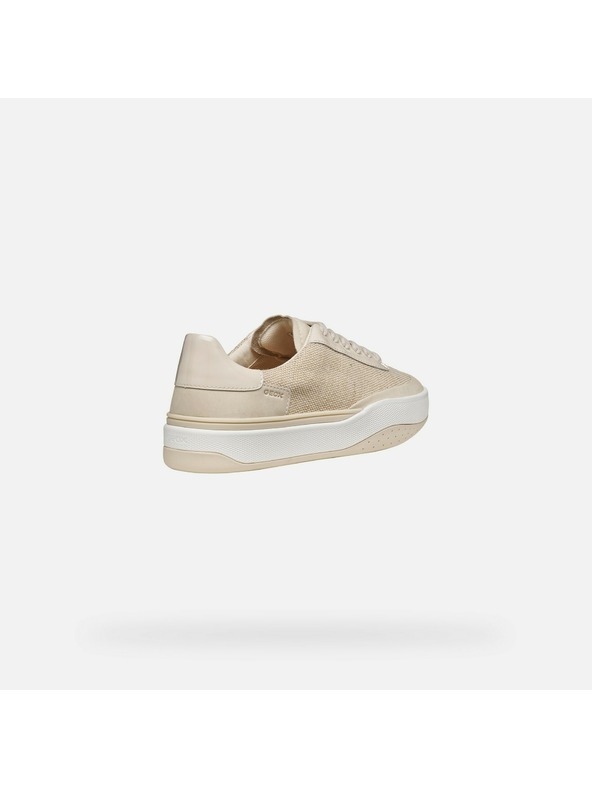 Geox Бежови дамски обувки Geox Dynamia