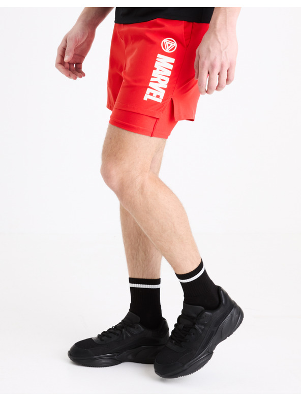 Celio Червени спортни шорти Celio Marvel - Iron Man