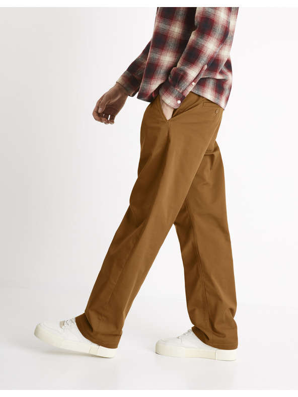 Celio Кафяв панталон тип чино Celio Coloose1