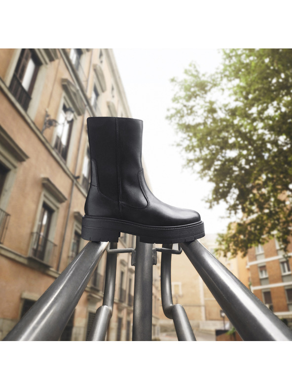 Geox Черни дамски боти Geox Spherica EC7